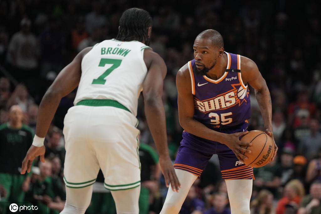 波尔津吉斯30+8杜兰特空砍30分 凯尔特人大胜太阳