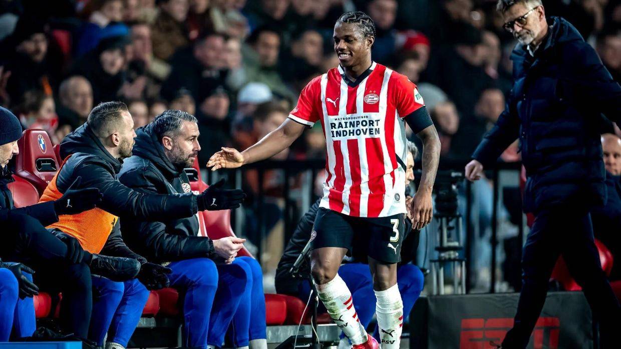 滕哈格曼联首签出租也沦为水货，今夏将遭退货！对方拒绝1000万买断