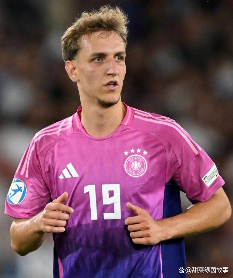 阿森纳转会动态：枪手持续关注德甲前锋，吉克雷斯谈判仍在进行中